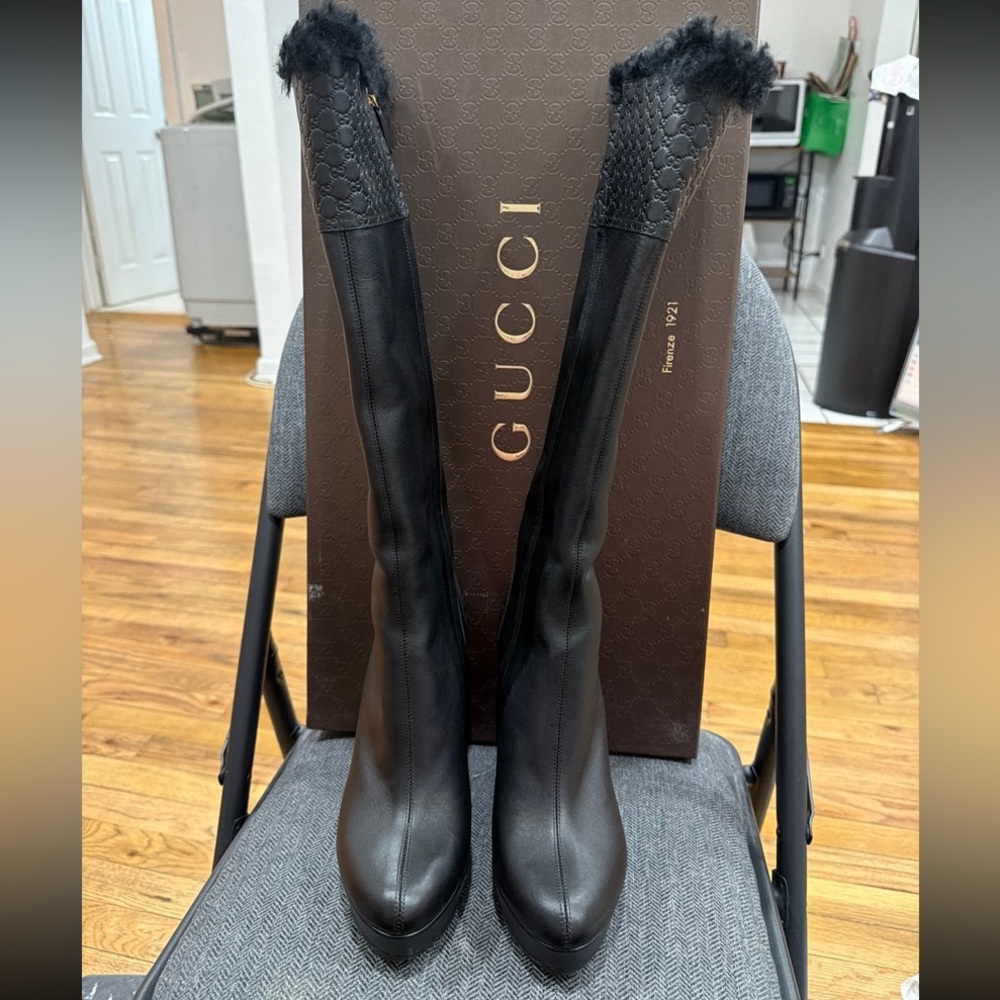 Gucci Black Wedge Boots with Fur Trim Sz 39.5 US 8.5 - Picture 2 of 16